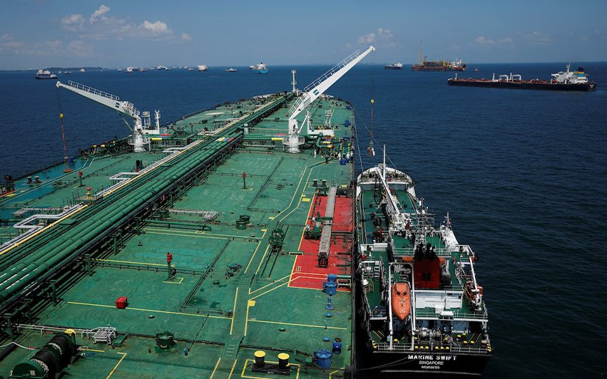 Marine bunker supply service for ships at port